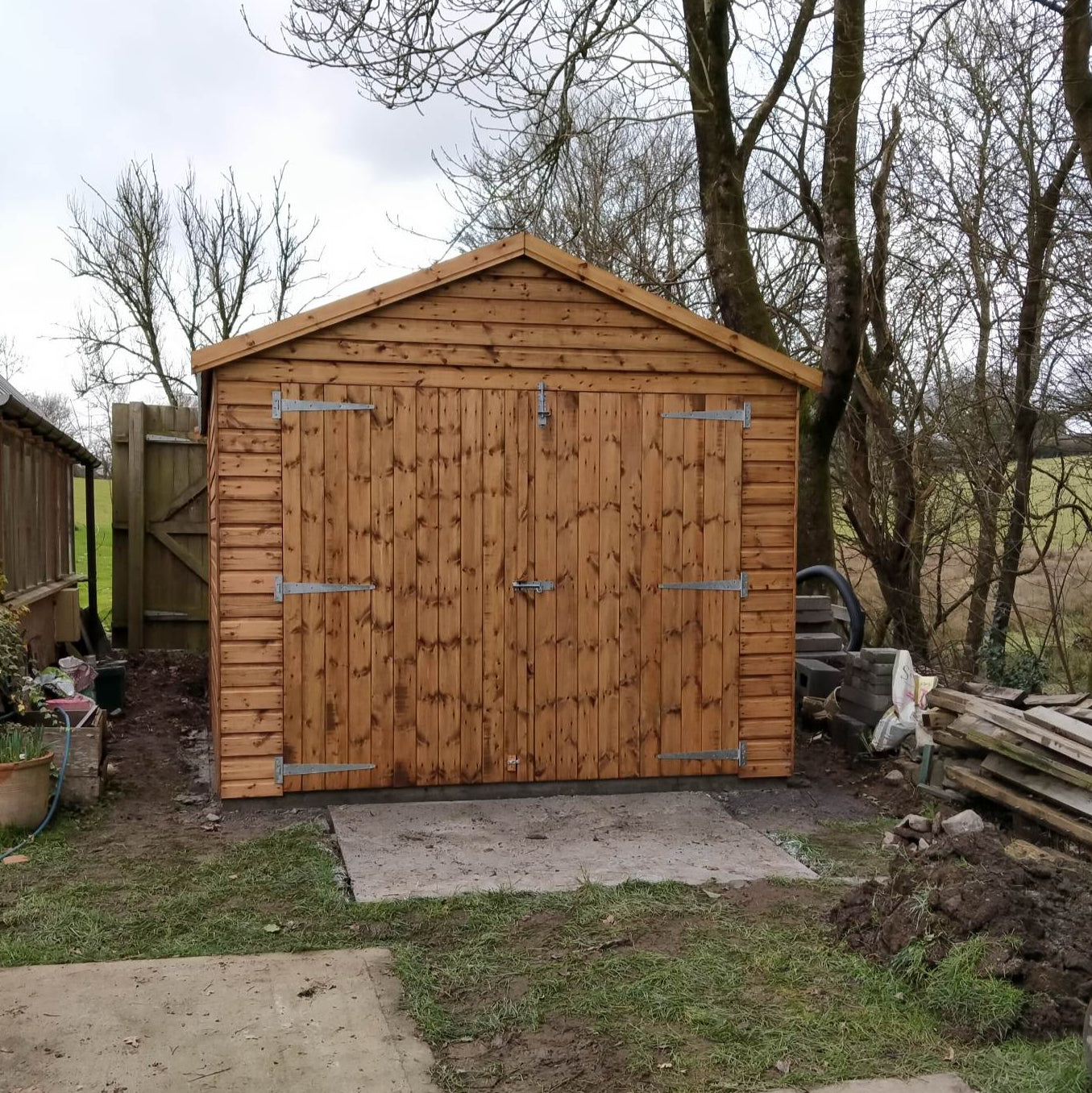TIMBER GARAGE