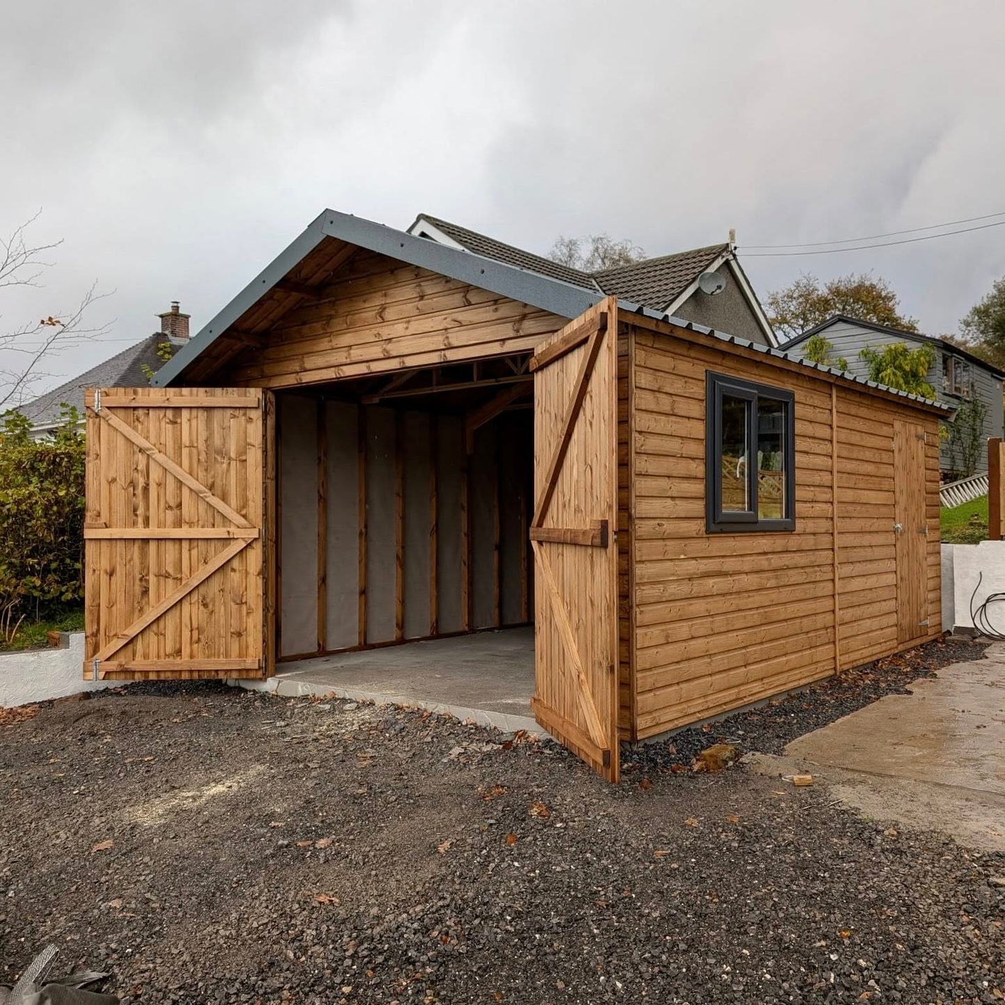 TIMBER GARAGE