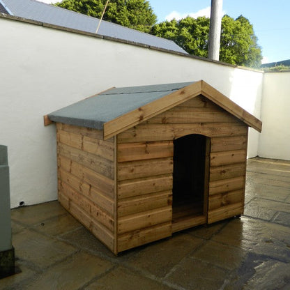 THE TRADITIONAL DOG KENNEL